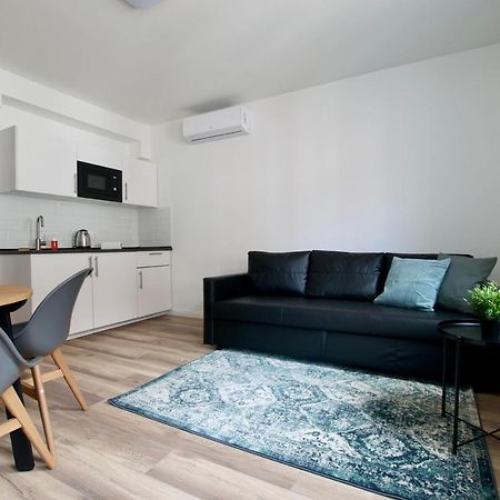Standard Apartment By Hi5 - Dessewffy 37 Suites บูดาเปสต์ ภายนอก รูปภาพ