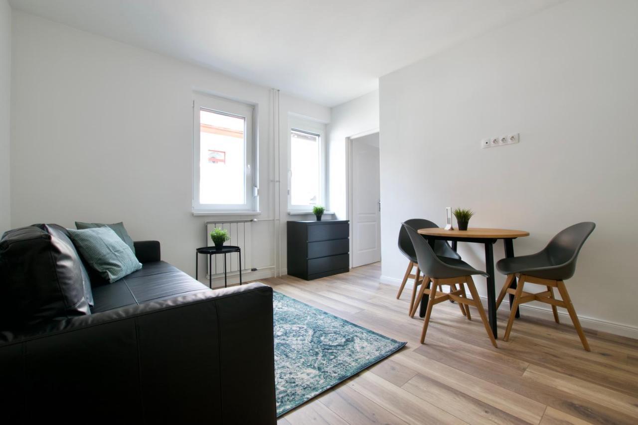 Standard Apartment By Hi5 - Dessewffy 37 Suites บูดาเปสต์ ภายนอก รูปภาพ